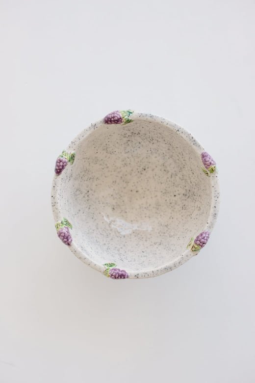 ranku darbo bubenelis su uogytemis