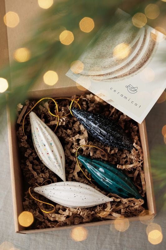 Keraminiai žaisliukai eglutei ,,Ledinukai” (skirtingos spalvos)