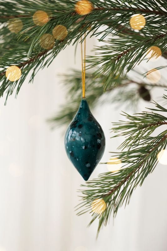 Keraminiai žaisliukai eglutei ,, Lašeliai” (skirtingų spalvų)